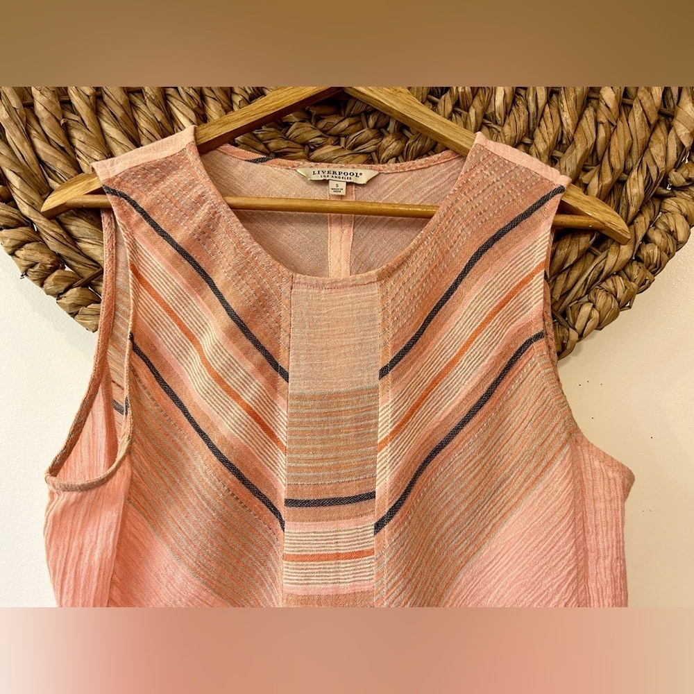 Liverpool Sleeveless Scoop Neck Popover W/Panel Pink Multi Yarn Size Small - Picture 3 of 9